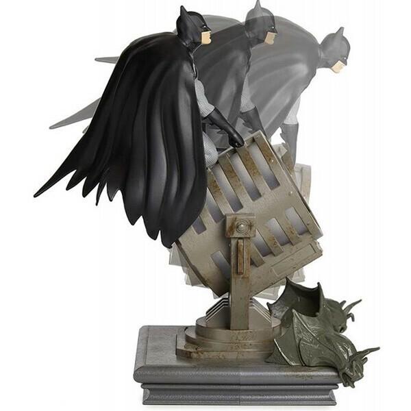 バットマン ジオラマ ライト　バットシグナル　フィギュア付 デスクライト バットマン ジオラマ ライト バットシグナル フィギュア付