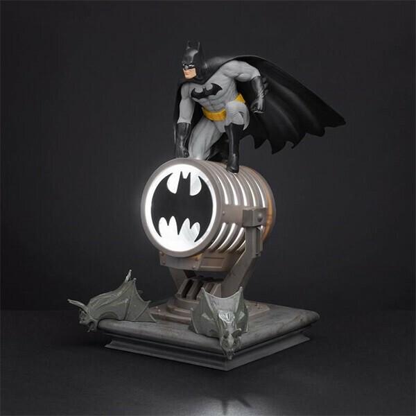 バットマン ジオラマ ライト　バットシグナル　フィギュア付 デスクライト バットマン ジオラマ ライト バットシグナル フィギュア付