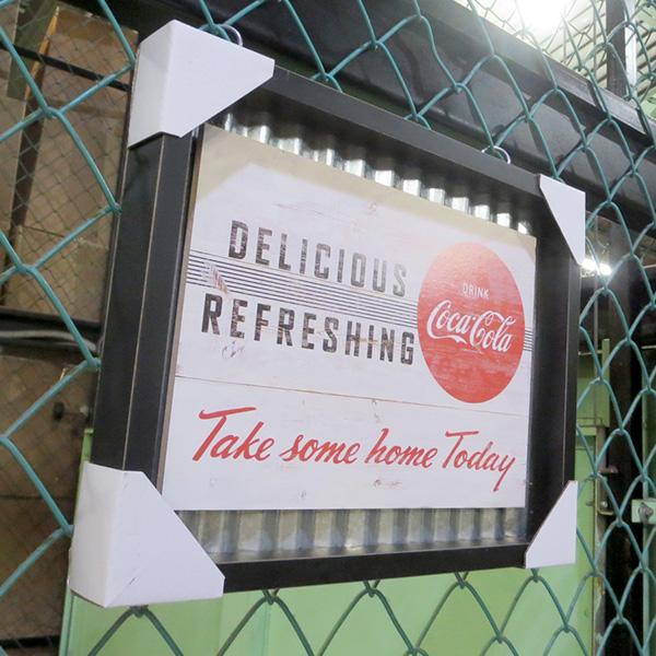Coca Cola（コカコーラ） ウッドフレームメタルサイン 看板 アメリカン