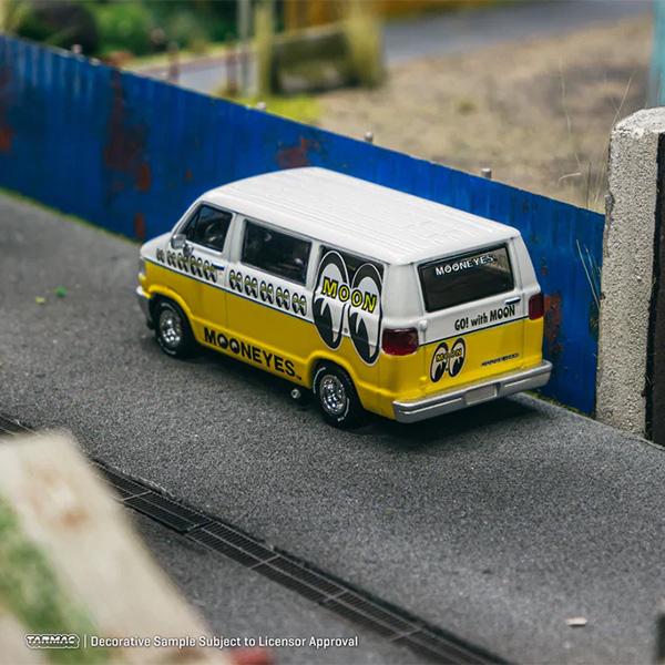 MOONEYES ムーンアイズ ミニカー 1/64 ダッジ バン Tarmac Works 1:64