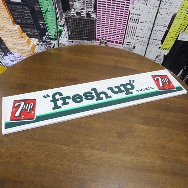 昭和レトロ　セブンアップ　7UP カウンター　レジ　マット コカコーラ　希少 バーマット 7UP セブンアップ グラスマット おしゃれ ラバー