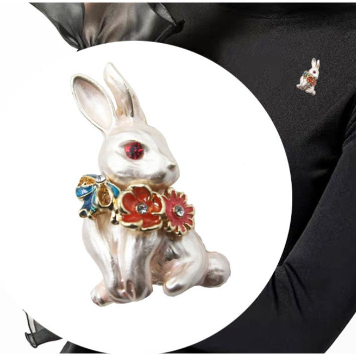 ブローチ うさぎ ブローチ 兎年 ブローチ 干支ブローチ 幸運モチーフ 開運 胸元のアクセント ストール留め |  | 01