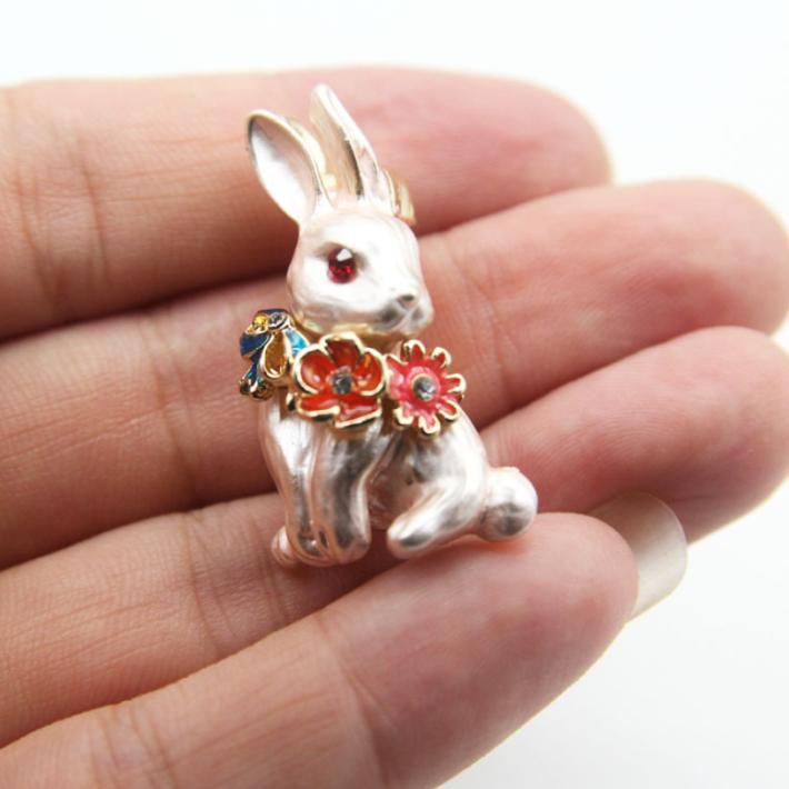 ブローチ うさぎ ブローチ 兎年 ブローチ 干支ブローチ 幸運モチーフ 開運 胸元のアクセント ストール留め |  | 04