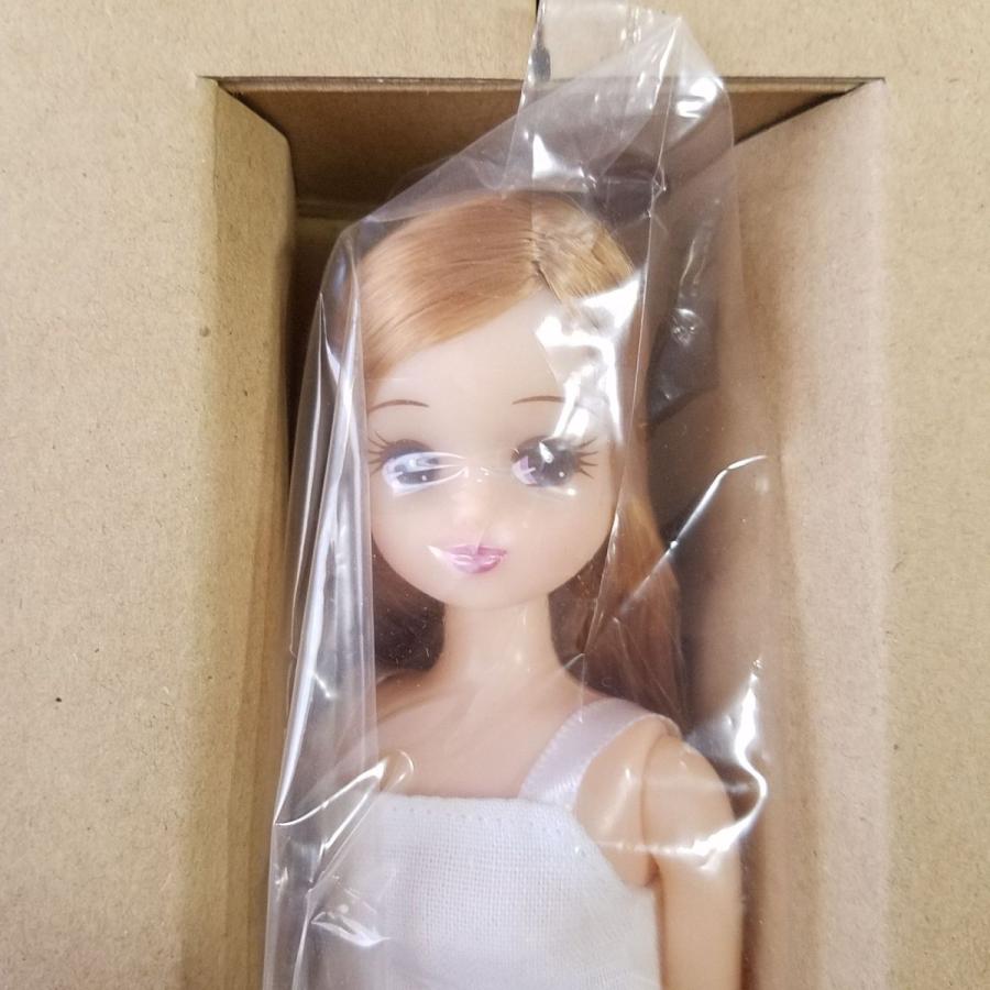 人形系[ハンカチでつくる！ リカちゃんお洋服BOOK（人形未開封・箱に