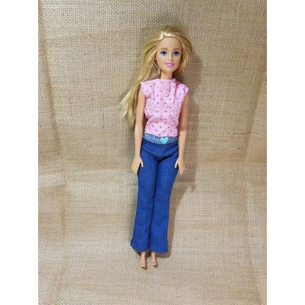 バービーちゃんサイズピンクトップスデニムコーデ : FUNFUNほうむず