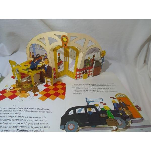 仕掛絵本[パディントンベア Paddington's Pop-Up Book（訳アリ