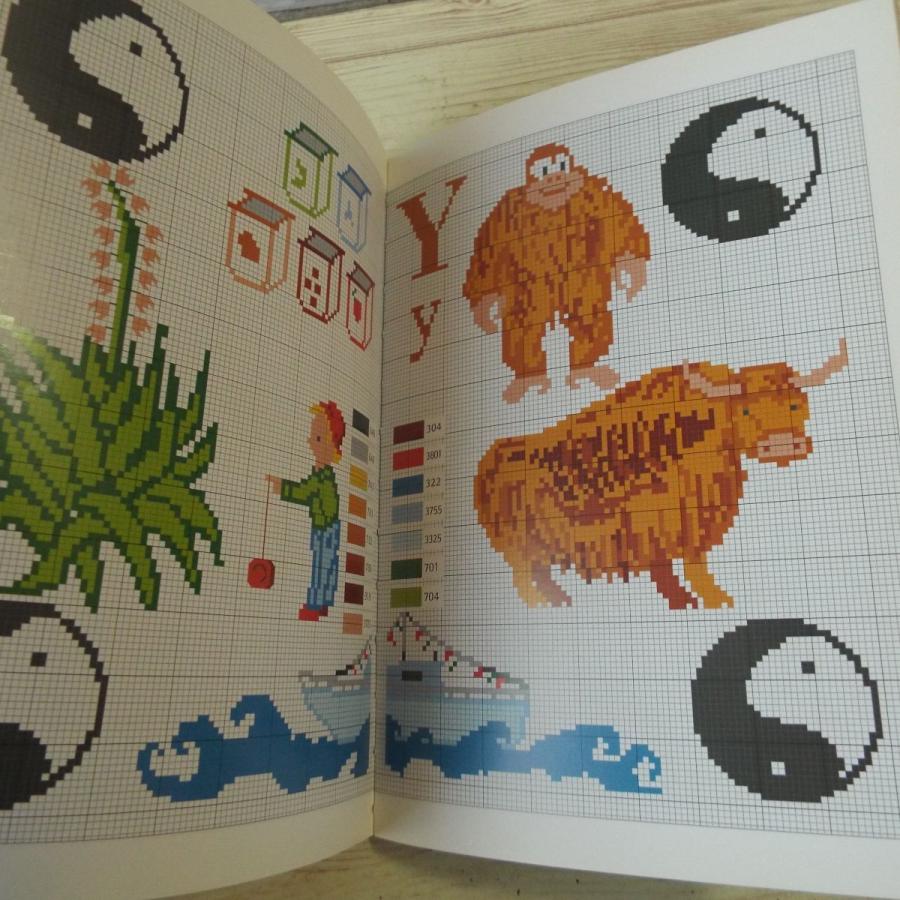 クロスステッチ　洋書　フランス語　刺繍　アルファベット　刺しゅう　図案集　作品集 クロスステッチ 洋書 フランス語 刺繍 アルファベット 刺しゅう 図案集