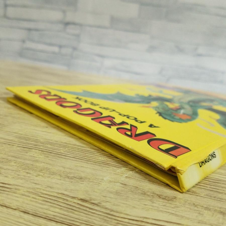 SIX BRAVE EXPLORERS ポップアップ絵本 SIX BRAVE EXPLORERS