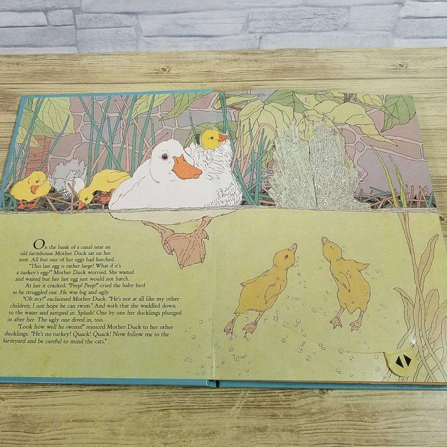 仕掛絵本[みにくいあひるのこ ポップアップブックTHE UGLY DUCKING: A