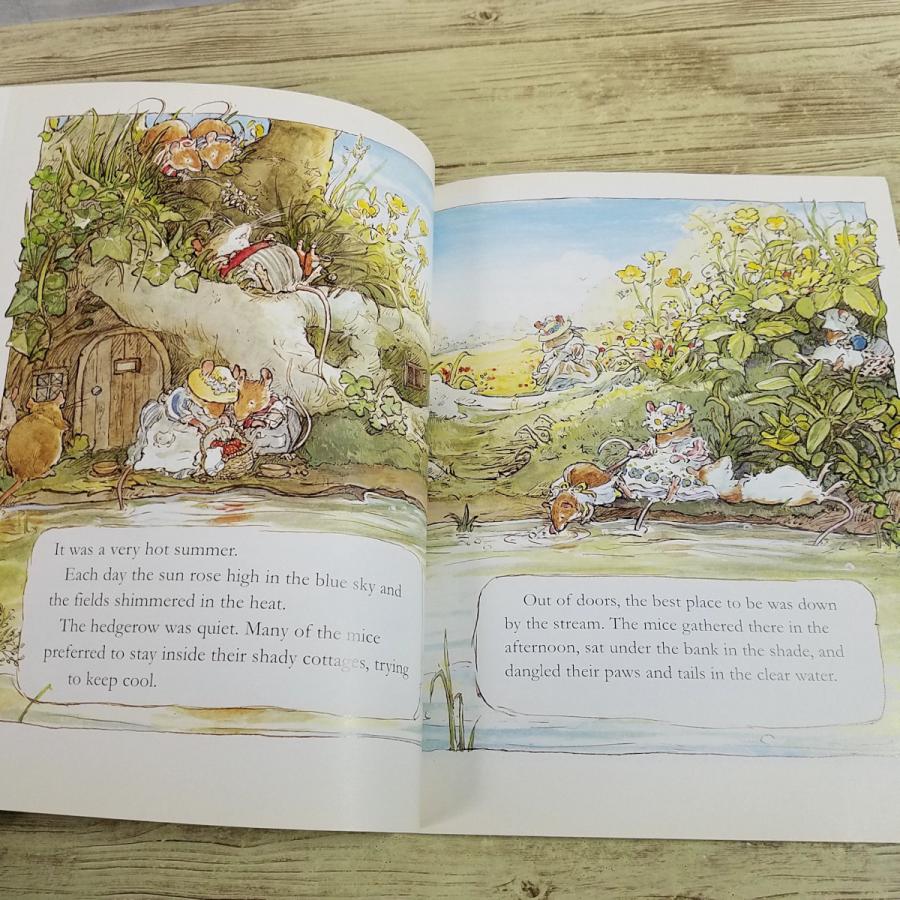 外国語絵本[のばらの村のものがたり BRAMBLY HEDGE SUMMER STORY