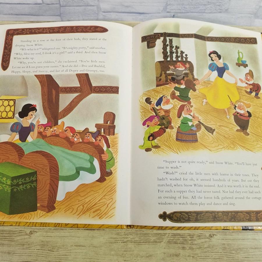 外国語絵本[ディズニー 白雪姫 Big Golden Book: Disney Snow White