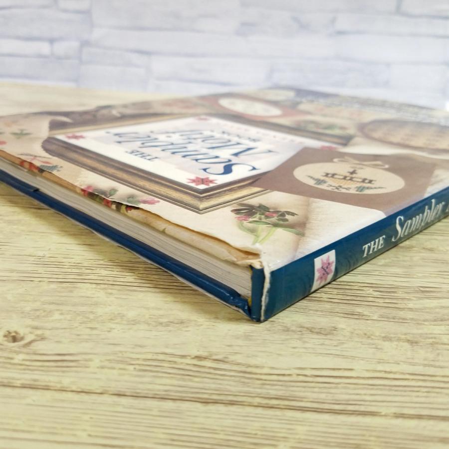 手芸系[伝統的デザインのクロスステッチ図案集 Sampler Motif Book