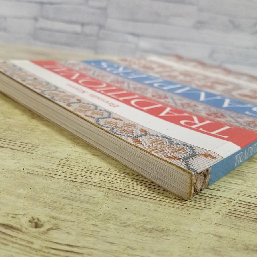 手芸系[クロスステッチ図案集 伝統的デザインのサンプラー Traditional