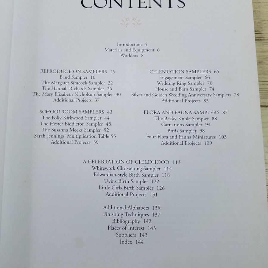 手芸系[クロスステッチ図案集 伝統的デザインのサンプラー Traditional