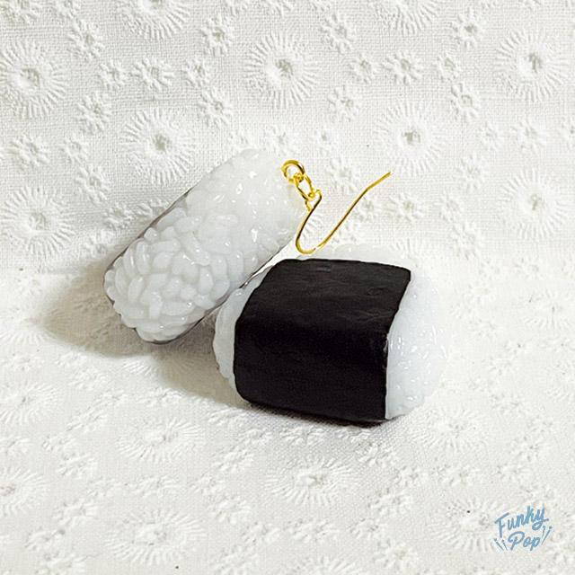 fac0066(箱入り)ミニチュア おにぎり ピアス【レディース アクセサリー
