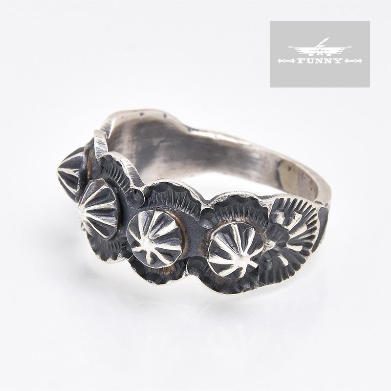 KEVIN RAMONE作　コンチョリング　フリーサイズ　インディアンジュエリー KEVIN RAMONE作 コンチョリング フリーサイズ インディアンジュエリー