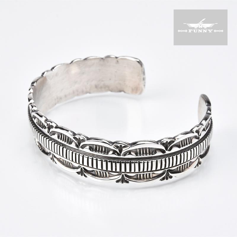 FUNNY公式ストア ナバホ族 ティリー・ジョン スタンプワーク