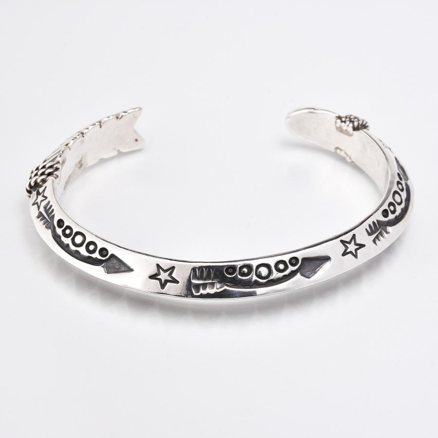 海外品 FUNNY公式ストア ナバホ族 ディレイン・リーブス スタンプワーク アロー ブレスレット インディアンジュエリー バングル NAVAJO Delayne Reeves ファニー 【7811267955】(27500円)