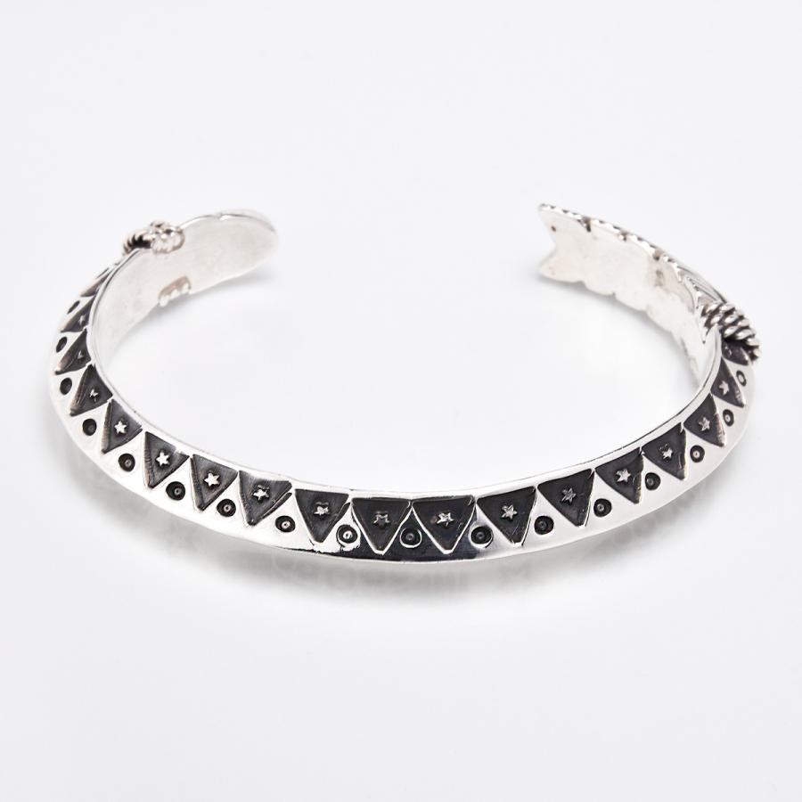 海外品 FUNNY公式ストア ナバホ族 ディレイン・リーブス スタンプワーク アロー ブレスレット インディアンジュエリー バングル NAVAJO Delayne Reeves ファニー 【7811267955】(27500円)