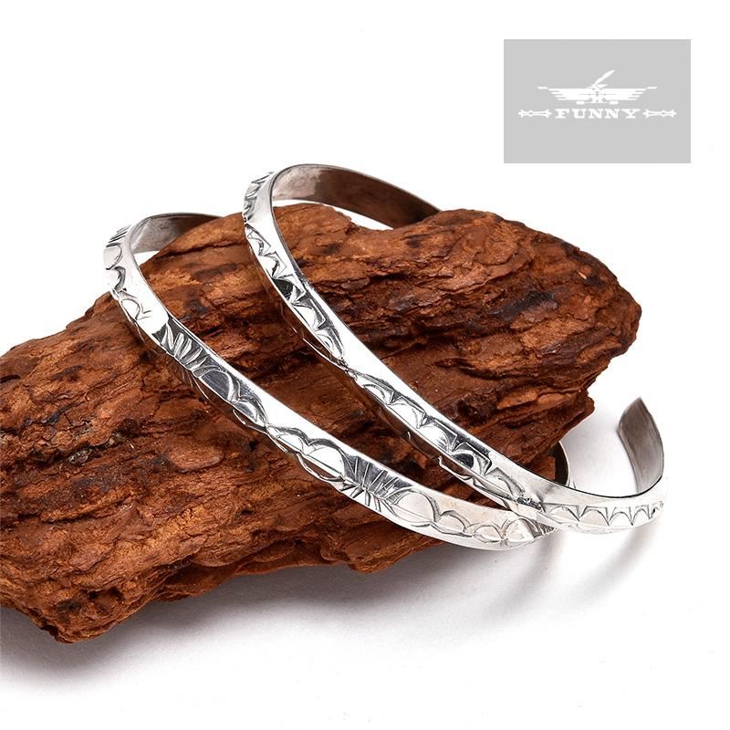 Navajo Elaine Tahe 3面スタンプ ワークバングル