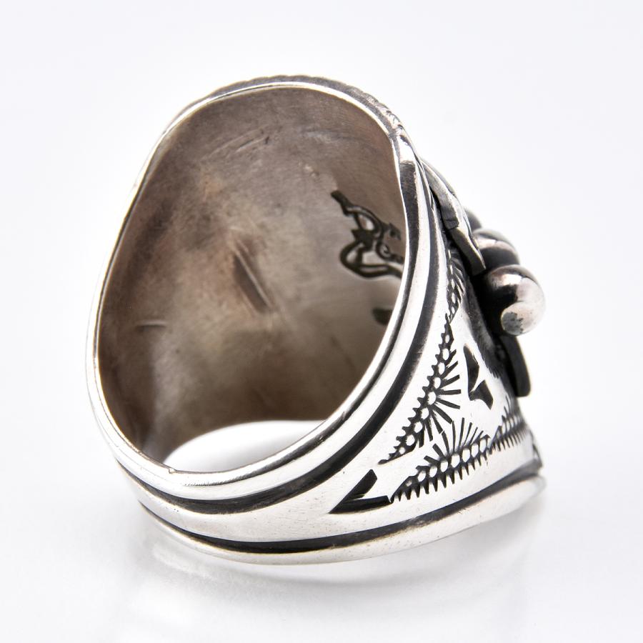 インディアンジュエリー　ナバホ族　デルバートゴードン　バングル ナバホバングル デルバート・ゴードン作 《リポウズ＆コンチョ