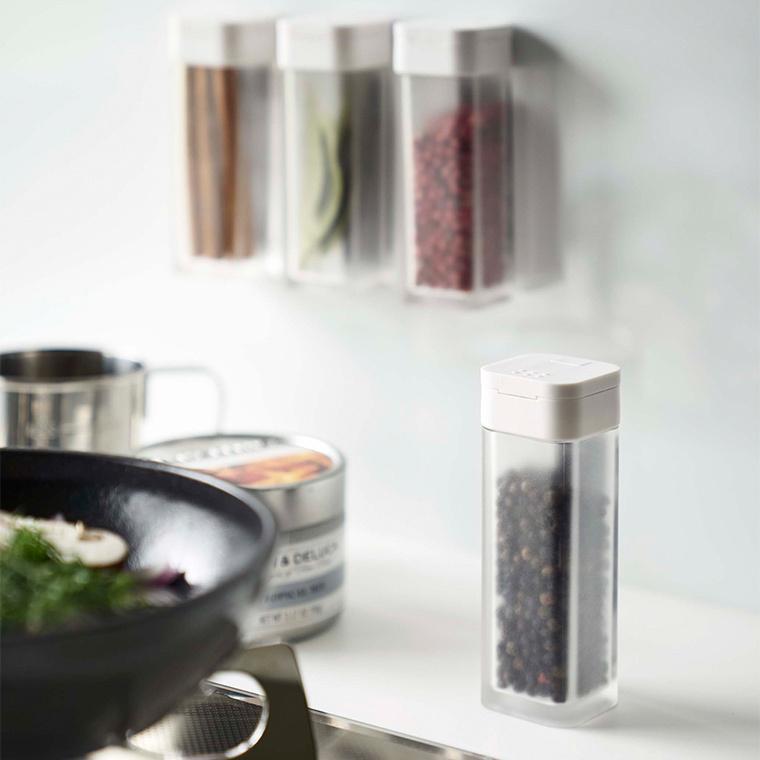 マグネットスパイスボトル タワー Tower 調味料入れ おしゃれ シンプル 使いやすい 簡単 塩 砂糖 収納 容器 キャニスター マグネット 1173 お風呂のソムリエshop 通販 Yahoo ショッピング