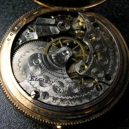 ELGIN エングレーブ装飾 アンティーク　懐中時計 ELGIN（エルジン） マルチカラー装飾 ハンターケース手巻き