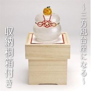 ふるさと納税 ムクガラス鏡餅置物(大)◇三方風台座にも使える収納桐箱付き_鏡餅 ガラス 置物 置き物 かがみ餅 ムクガラス がらす 硝子 手作り ガ.. 静岡県磐田市_1