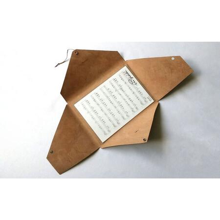 ふるさと納税 ハンドメイド 牛革製 書類ケース 楽譜ケース プレゼント 贈り物 誕生日 横須賀 【M.シダータのアトリエ】 [AKAV002] 神奈川県横須賀市の画像
