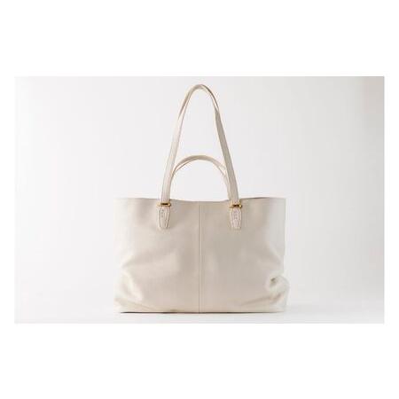 ふるさと納税 牛革ふっくらとしたトートバッグ【ZIT003】 ファッション かばん 柔らかい スムース 上質 国産牛革 贅沢 軽い アクセント テフロン.. 東京都墨田区の画像