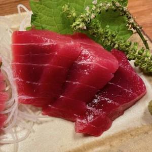 ふるさと納税 貴重な天然本鮪 赤身 約200g 中トロ 約200g 各3柵ずつ 6 8人前●赤身はマグロの中心部天身を使用！中とろの脂はくどくない上質.. 神奈川県小田原市の画像