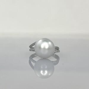 ふるさと納税 [ふるなび限定][一点もの]Pt900 白蝶真珠ダイヤモンドリング FR13 K05076-H FN-Limited-SP 山梨県甲府市