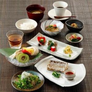 ふるさと納税 日本の首都・有楽町で味わう坐来少なからず 贅沢さ 教科課程一皿分の料理 お召しあがる券「豊海」1名様分 少なからず県由布市