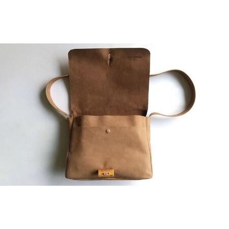 ふるさと納税 ハンドメイド 牛革製 ショルダーバッグ Lサイズ bag プレゼント 贈り物 誕生日 横須賀【M.シダータのアトリエ】 [AKAV005] 神奈川県横須賀市の画像
