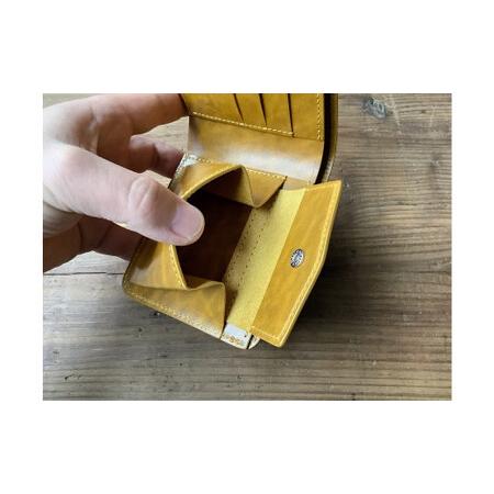 ふるさと納税 【9色から選べるカラー】レザー折り財布  小物 レザー 牛革 革  日本製 ハンドメイド 財布 本革 H179-010 愛知県碧南市の画像