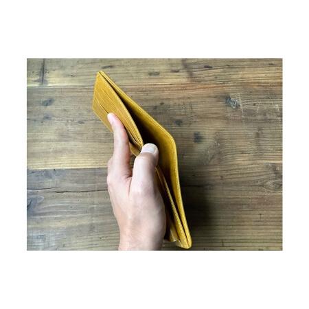 ふるさと納税 【9色から選べるカラー】レザー折り財布  小物 レザー 牛革 革  日本製 ハンドメイド 財布 本革 H179-010 愛知県碧南市の画像