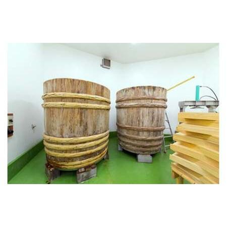 ふるさと納税 【6ヶ月定期便】美味しょうゆ 1L×1本 / 和歌山県 田辺市 醤油 しょう油 天然醸造 かけ醤油 こいくち醤油【toz020-tk】  和歌山県田辺市の画像
