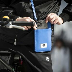 ふるさと納税 ラフテール【karami 空身】スマートフォンショルダー　瑠璃色(ネイビー)　　_装飾品・工芸品  鞄・バッグ かばん カバン_【1.. 茨城県ひたちなか市の画像