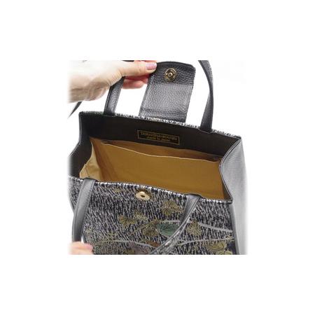 ふるさと納税 バッグ トートバッグ 珠陽工芸トートバッグ 牛革コンビ黒葡萄柄 鞄 カバン レディース 東京 工芸品 自立型 牛革 ファッション 洋装.. 東京都墨田区の画像