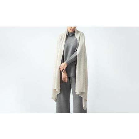 ふるさと納税 カシミヤ ストール UTO 天使のストール 大判サイズ 【 サンド 】 オールシーズン おすすめ 岩手県 北上市 Q0240 （UTO) 岩手県北上市の画像