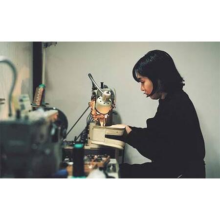 ふるさと納税 ZICA（じか） 猪の革を使ったトートバック「雫」（中）ブラウン F4D-1061 福島県西会津町の画像
