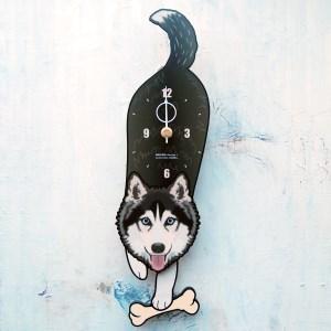 ふるさと納税 シベリアンハスキー-犬の振り子時計 （手に持たせるものを15種類の中から選べる）C-CD-154A 岡山県西粟倉村