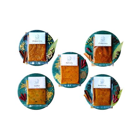 ふるさと納税 カレー 月とスパイス ミールスセット 冷凍パック カレー5種 180g×各1袋 ラッサム 150g バスマティライス 150g | オリジナルイ.. 栃木県鹿沼市_1