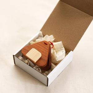 ふるさと納税 ＜数量限定＞ 地域をかじる玩具 OMUSUTANET (1個) カスタネット 国産 香川県産 ヤマザクラ おもちゃ 2歳 木製 無垢材 かわいい.. 香川県まんのう町_1