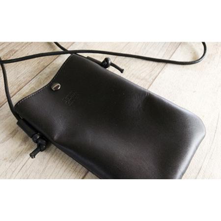 ふるさと納税 Tajima Cowhide スマホポーチ / ポーチ 大きめサイズ ブラック グリーン 牛革 軽量 経年変化 但馬牛 タジマカウハイド かばん カバ.. 兵庫県豊岡市の画像