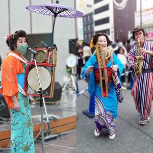 ふるさと納税 ちんどん屋興行 1回分 | ちんどん屋 余興 にぎやかし お祭り イベント 音楽 新年 獅子舞  栃木県 那珂川町 送料無料 笑顔を届け.. 栃木県那珂川町_2