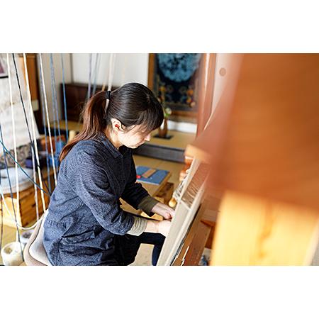 ふるさと納税 鍋島緞通【手織り】80×160cm 波流花：D172-001 佐賀県佐賀市の画像