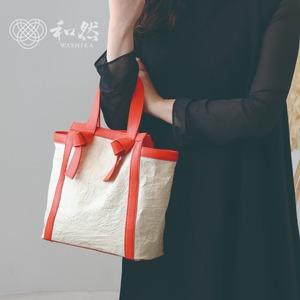ふるさと納税 【和然WASHIKA】レザーノットハンドルバッグ 美濃の手漉き和紙 × 本革 カラー：オリーブ 岐阜県大垣市の画像