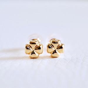 ふるさと納税 K18(18金) イエローゴールド 地金 クローバー ピアス シンプル 幸運 希望 幸福 愛情 健康 保証書付 KO-0063 242-021-a 山梨県笛吹市の画像