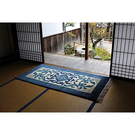 ふるさと納税 鍋島緞通【手織り】95×191cm 蔓花菱に雷文縁卍繋文：D253-025 佐賀県佐賀市の画像